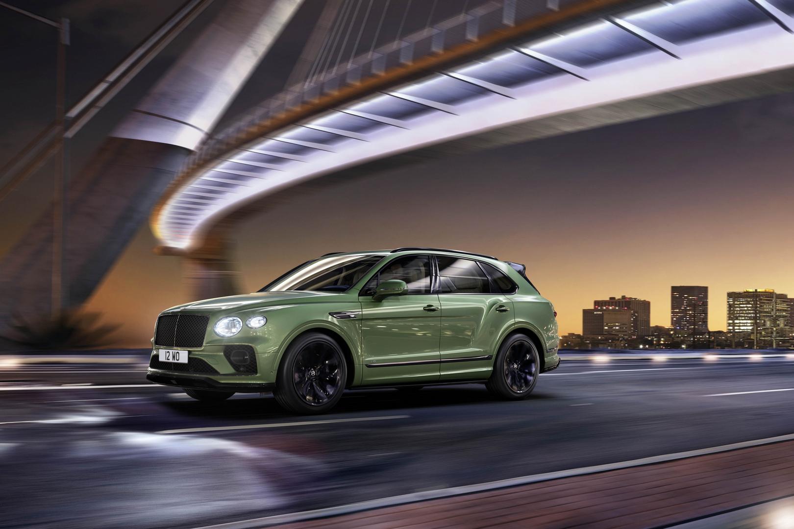 Bentley Bentayga Facelift был показан на этой неделе. Его изображения недавно просочились в сеть, поэтому у нас была возможность увидеть его раньше.