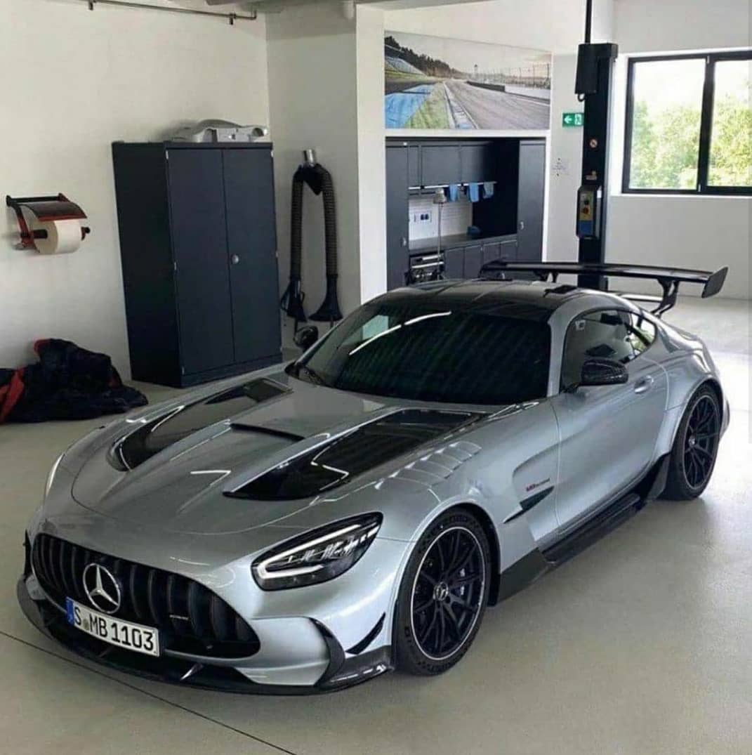 В сети появились фотографии Mercedes-AMG GT R Black Series