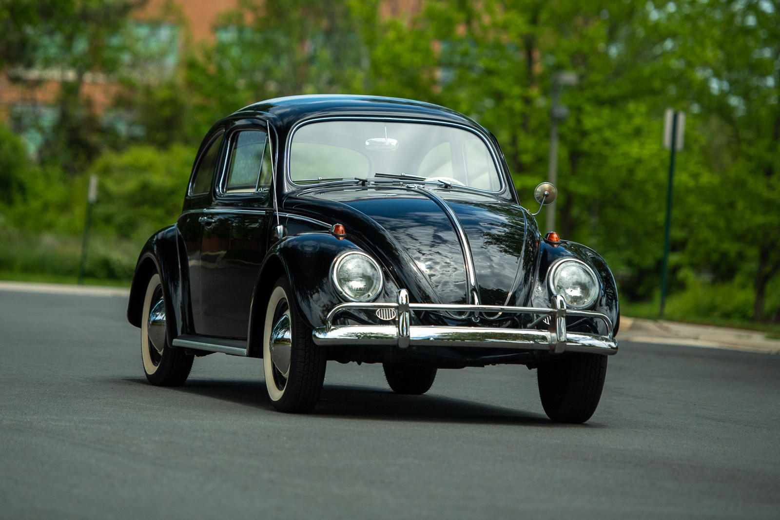 Volkswagen имеет выдающуюся историю, но есть одна машина, которую марка всегда будет помнить - Beetle.