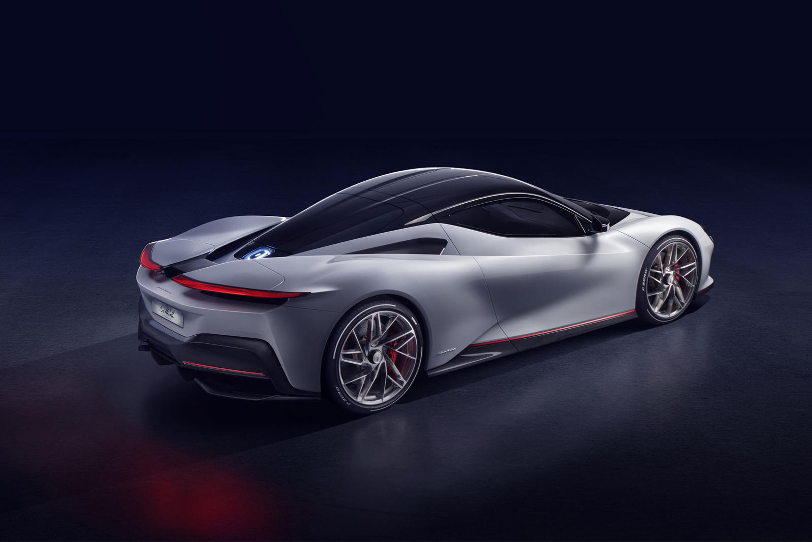 «Мы рады, что компания Automobili Pininfarina выбрала Concours Virtual для демонстрации своего прототипа. Ввиду того, что в этом году произошло так мало физических мероприятий, производители искали новаторские способы представить свои планы на будуще