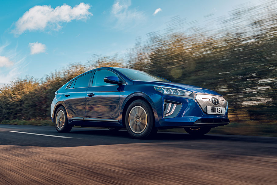 Hyundai IONIQ назван лучшим семейным электромобилем Hyundai IONIQ назван лучшим семейным электромобилем