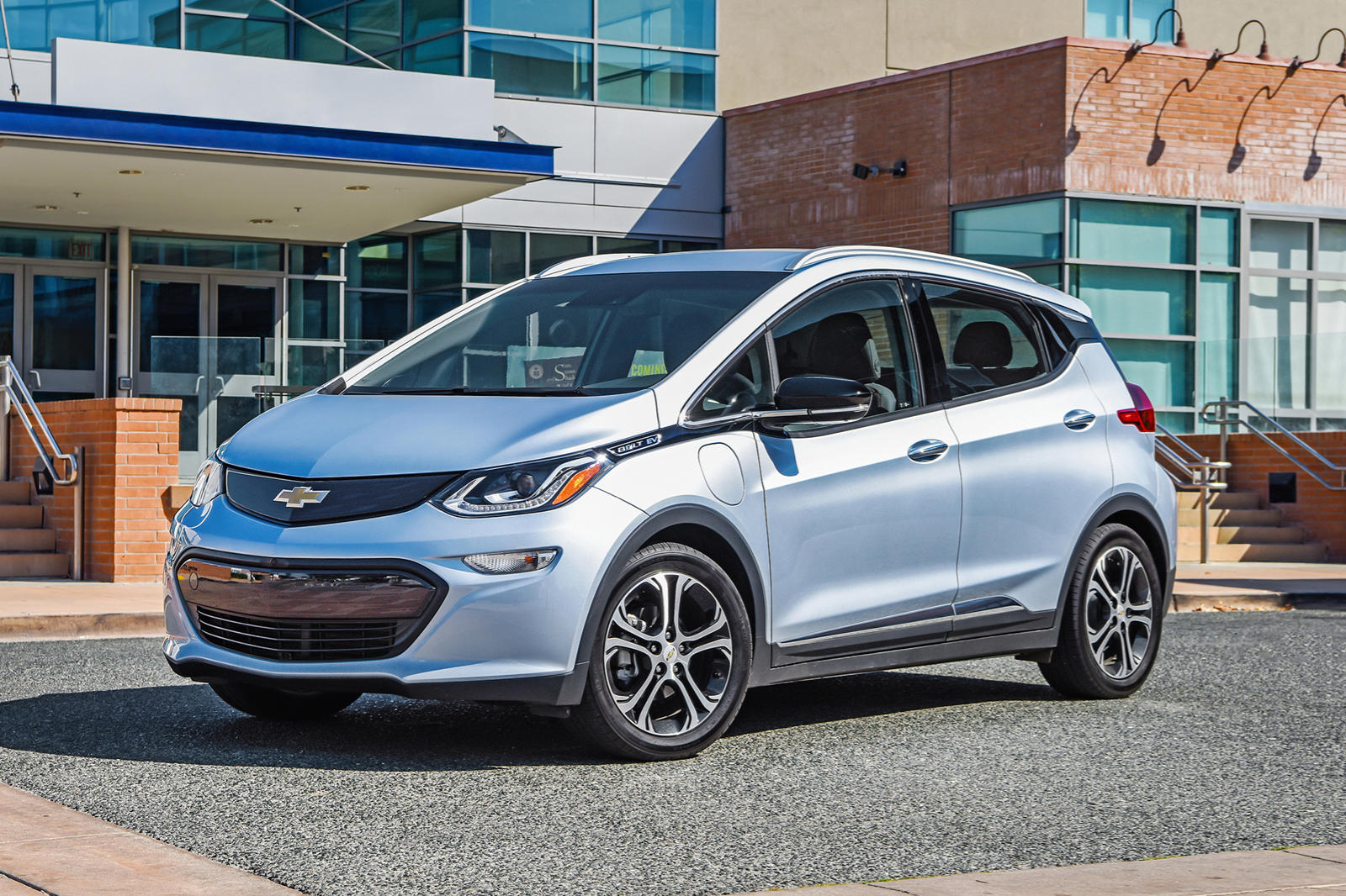 General Motors готовится к полной электрификации автомобилей. Это стало предельно ясно на презентации 