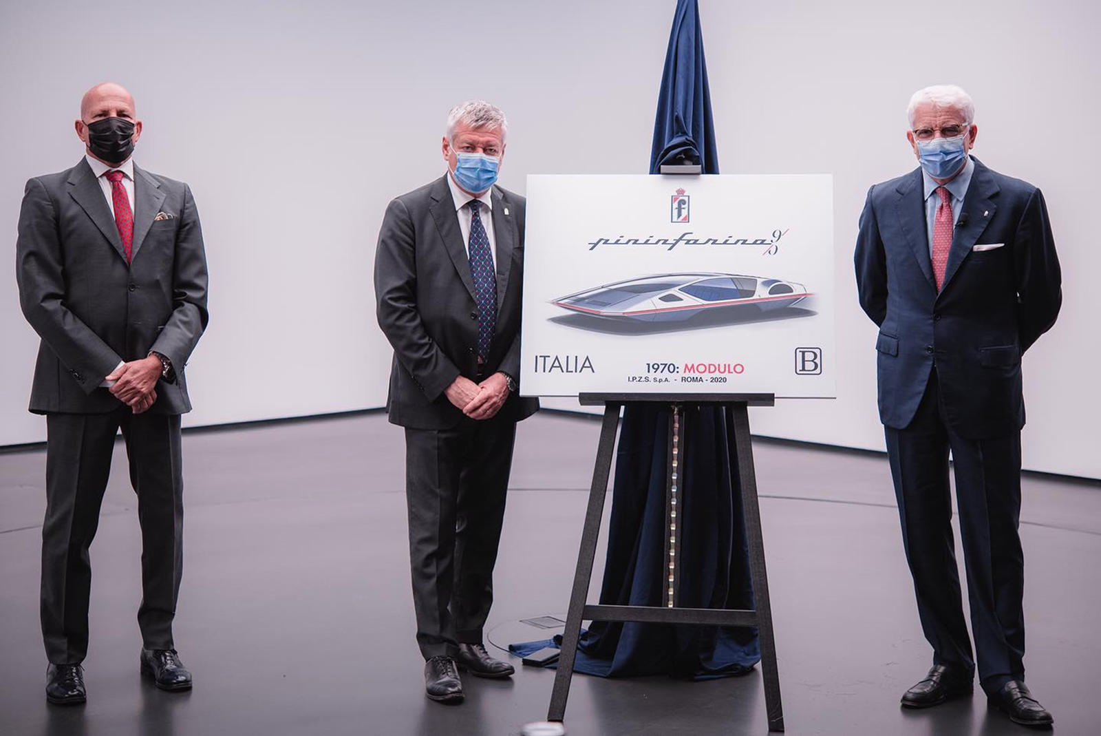 Модель Modulo - отличный выбор для празднования 90-летия Pininfarina, поскольку она выиграла 22 международные награды в области дизайна.