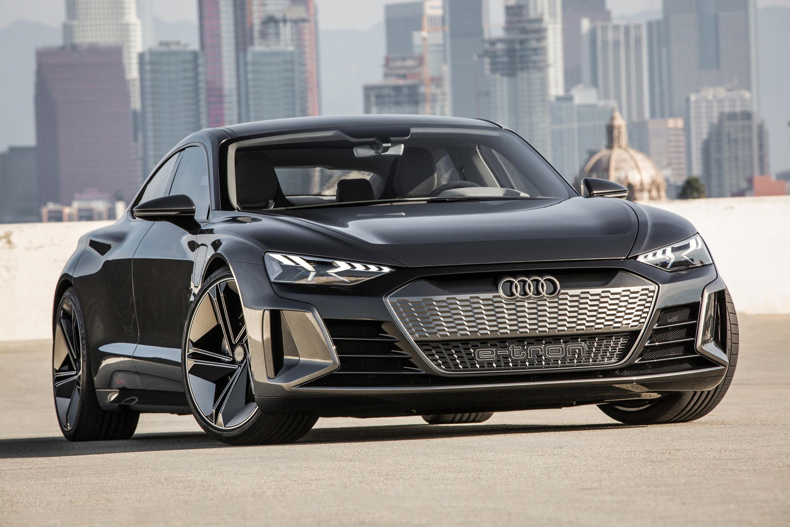 Детище нового генерального директора Audi Маркуса Дюсманна, Artemis, уделяет основное внимание ускорению разработки нового электрического «высокоавтоматизированного» автомобиля, который может появиться уже в 2024 году. Руководство VW Group понимало, 