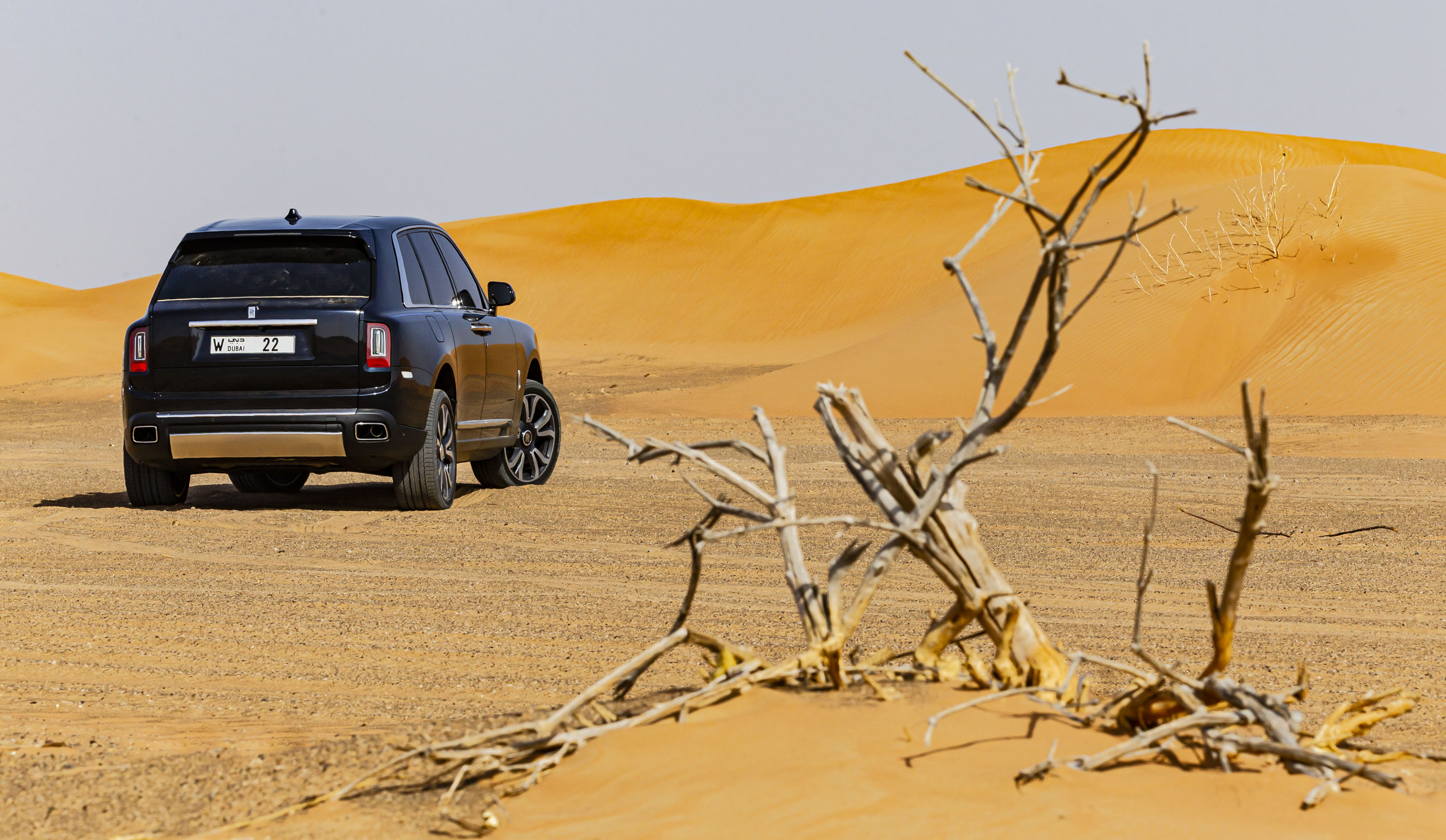 Rolls-Royce Cullinan - вас ждут приключения в пустыне