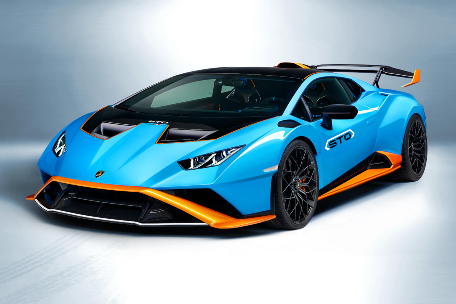 Lamborghini Huracan Performante получил широкую огласку, когда в 2017 году установил новый рекорд круга Нюрбургринга. Но по мере развития технологий конкурирующие автопроизводители украли корону Нюрбургринга у Lamborghini, и Huracan Performante готов