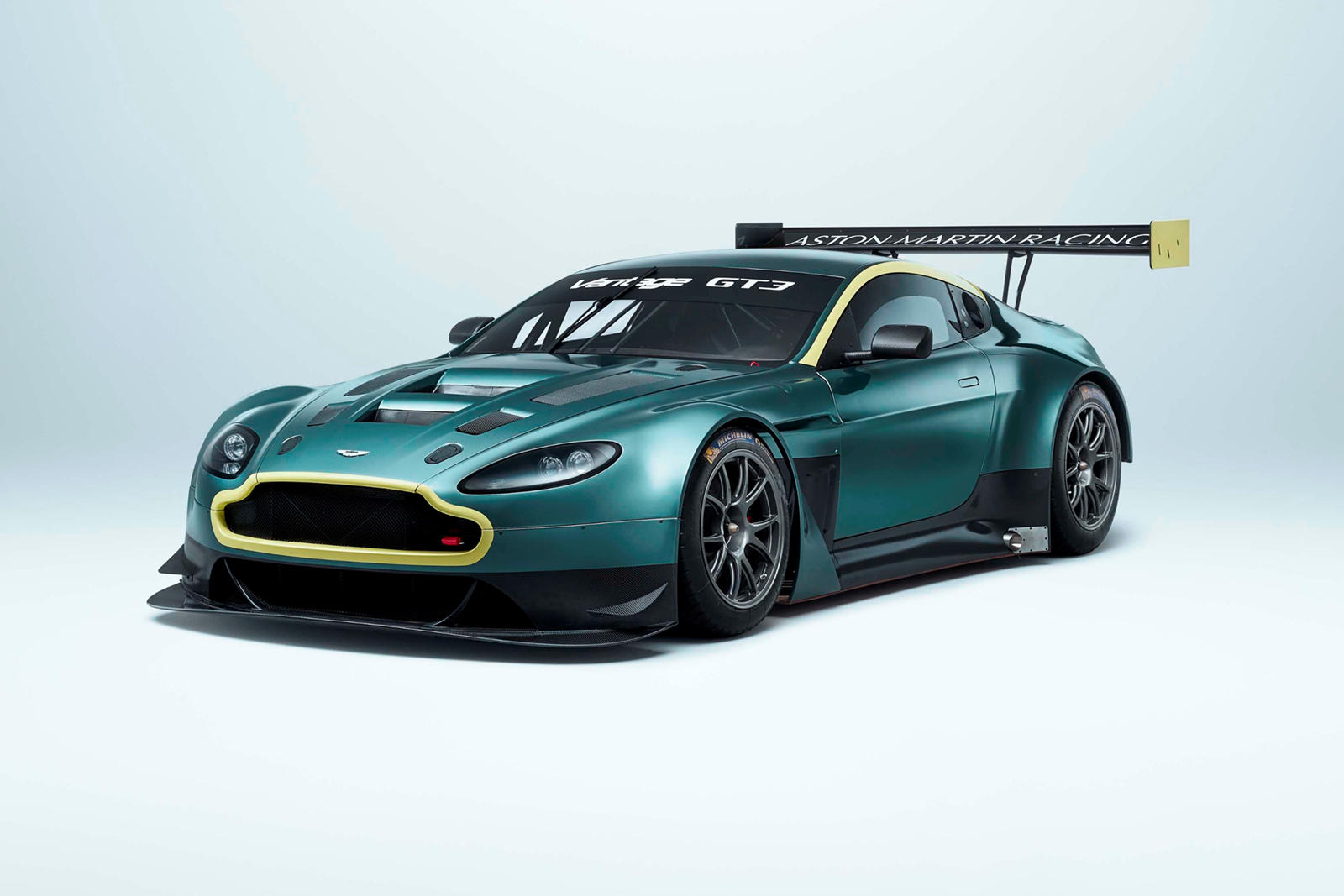 Aston Martin     Vantage      