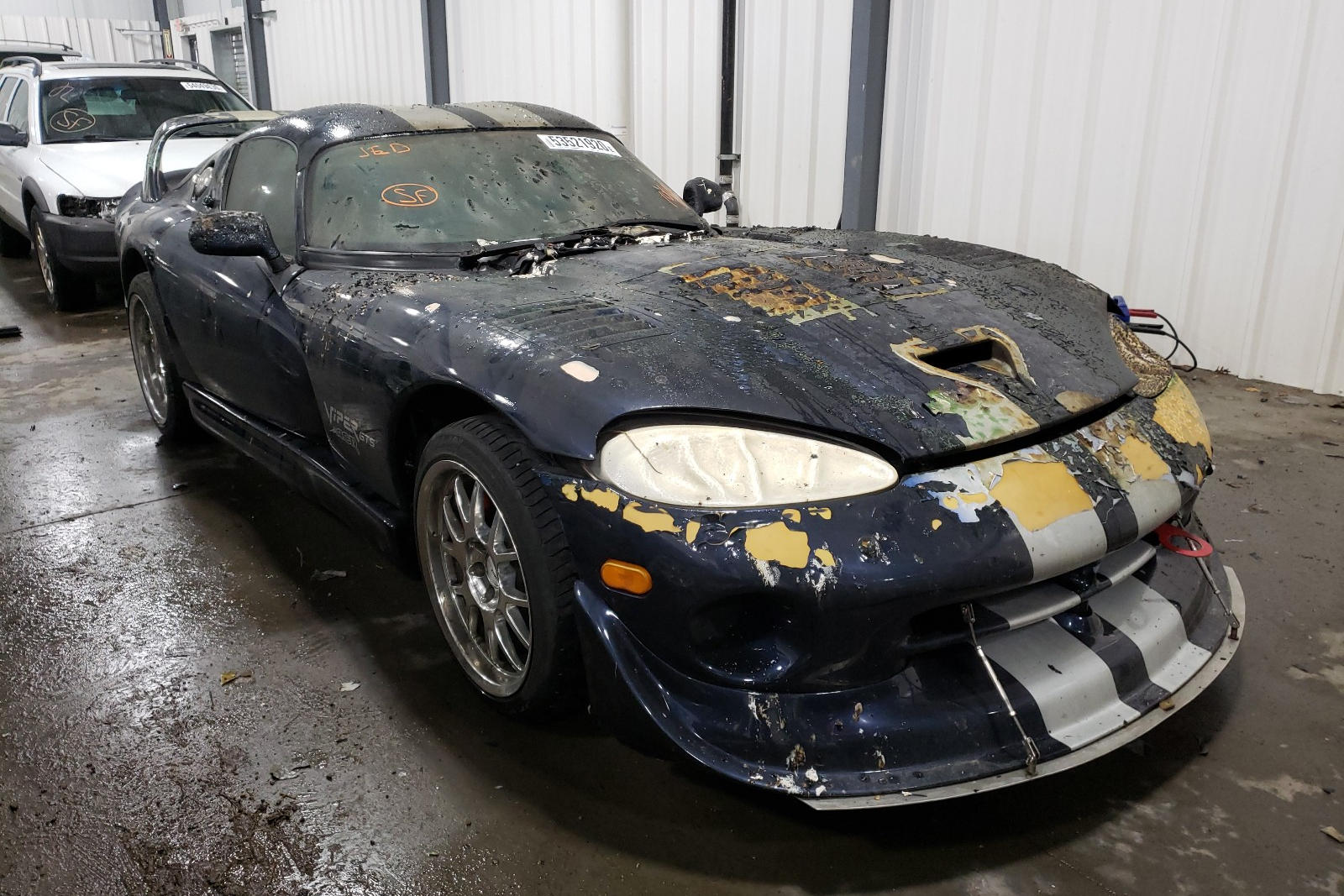 Dodge Viper больше не производится, и автопроизводитель не собирается возвращать его. Но если есть одна вещь, которую мы все должны помнить в автомобильной промышленности, так это «никогда не говори никогда». Возрожденный GMC Hummer EV - тому подтвер