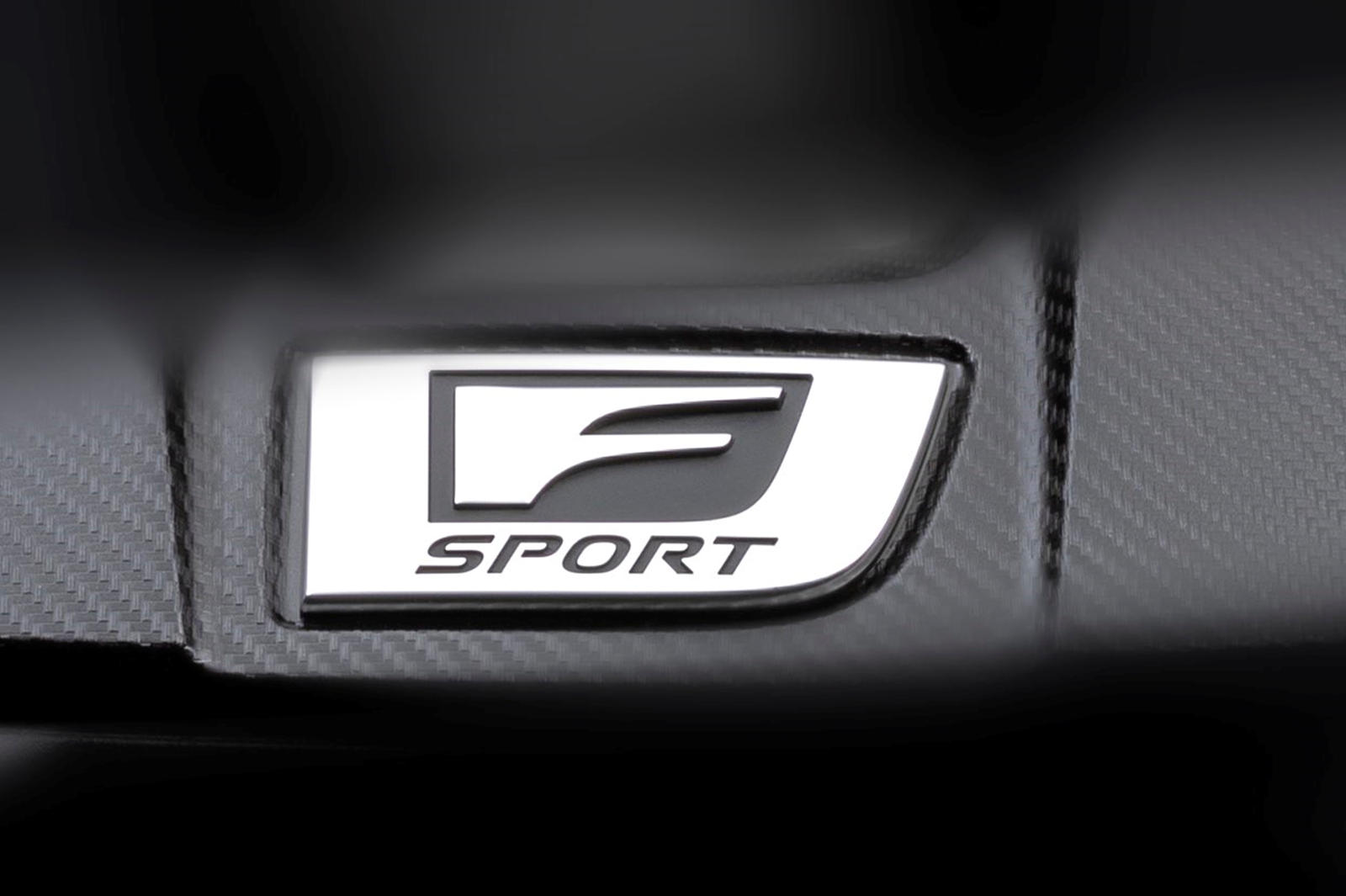 Значок F Sport также указывает на то, что Lexus не показывает здесь новую полноформатную модель F, поэтому мы можем исключить возможность того, что это, по слухам, LC F, LS F и IS F. Чем еще может дразнить нас Lexus?