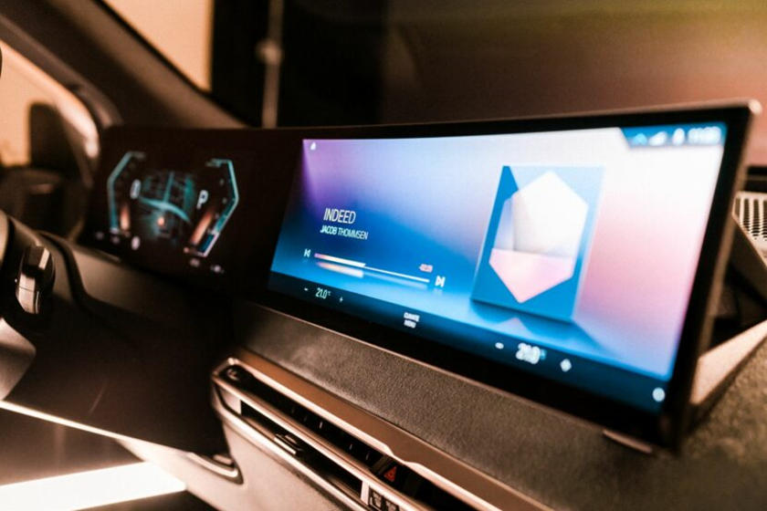 Наряду с брендами, придумывающими новые логотипы, чтобы обозначить свою приверженность электрификации новых автомобилей, в последнее время дебютировало множество новых информационно-развлекательных систем. Hyundai сотрудничает с Nvidia для своей ново