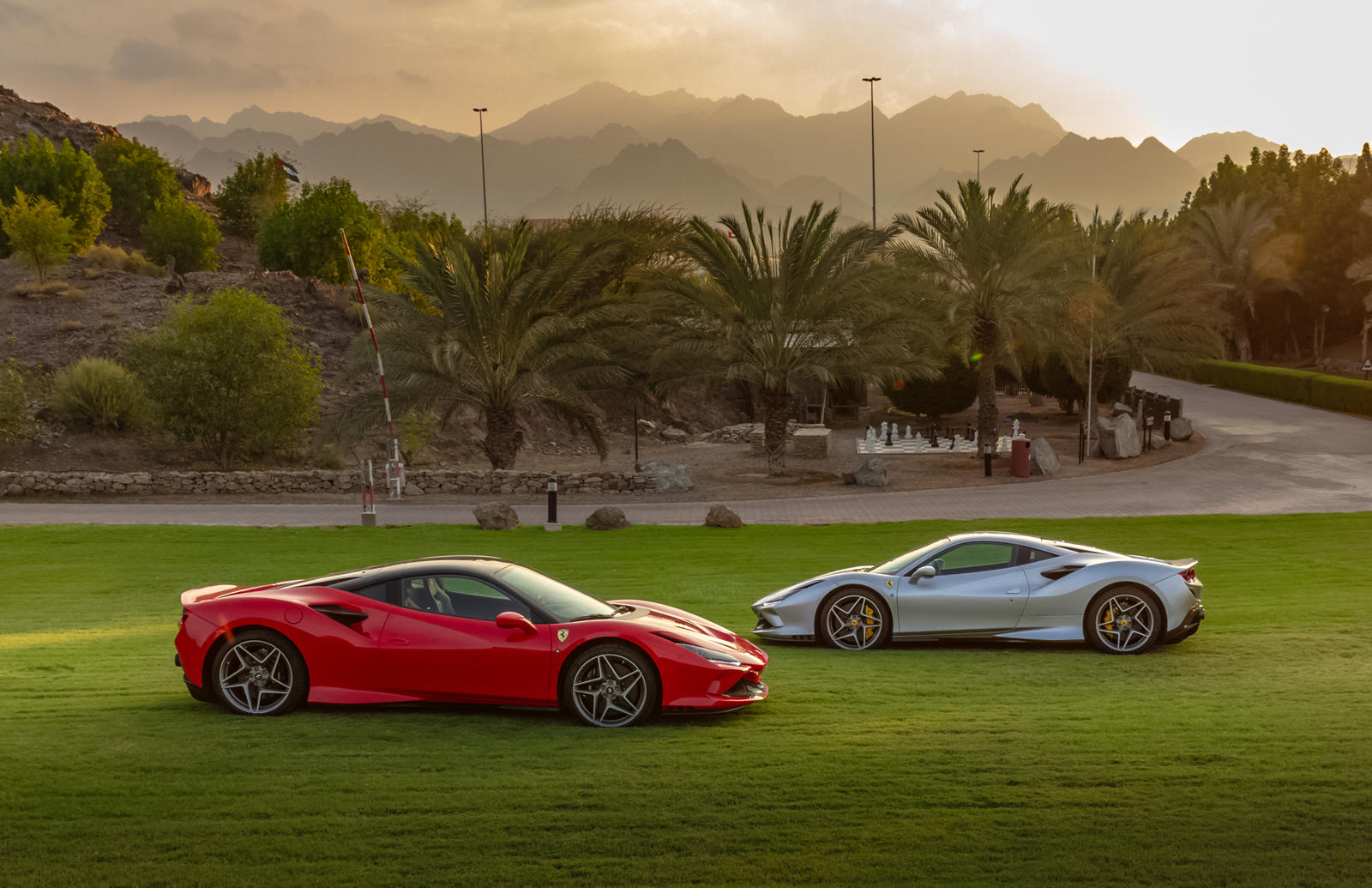 Обладая мощностью 710 лошадиных сил от 3,9-литрового двигателя V8 с двумя турбинами, F8 является очень быстрым автомобилем, но благодаря инновациям, которые Маранелло вносил на протяжении многих лет - таким вещам, как Ferrari Dynamic Enhancer и Side 