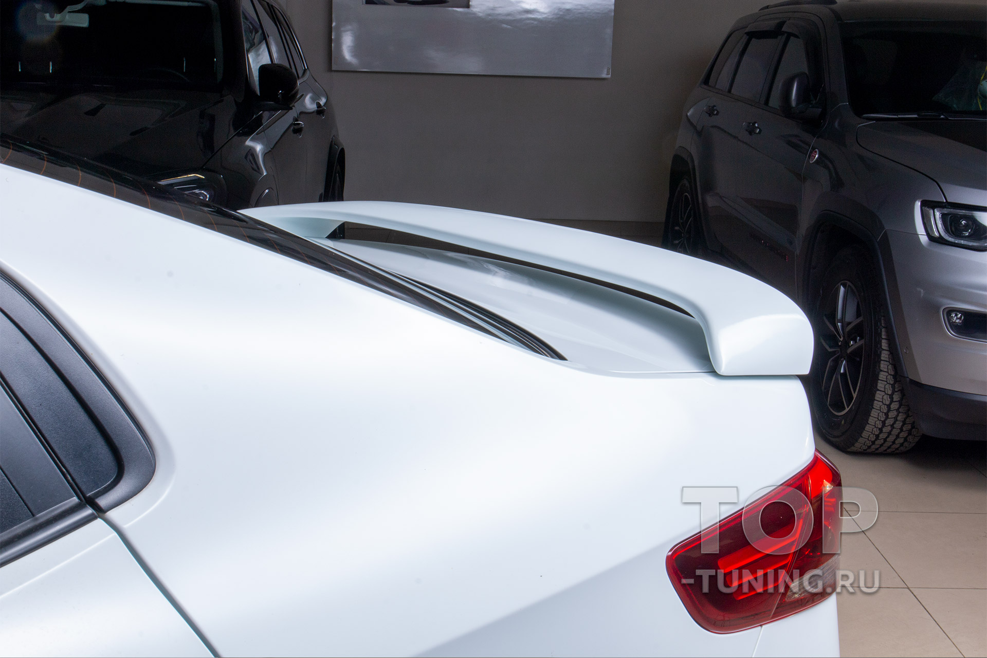 Тюнинг Киа Рио 3 - новый спойлер на крышку багажника, в цвет кузова