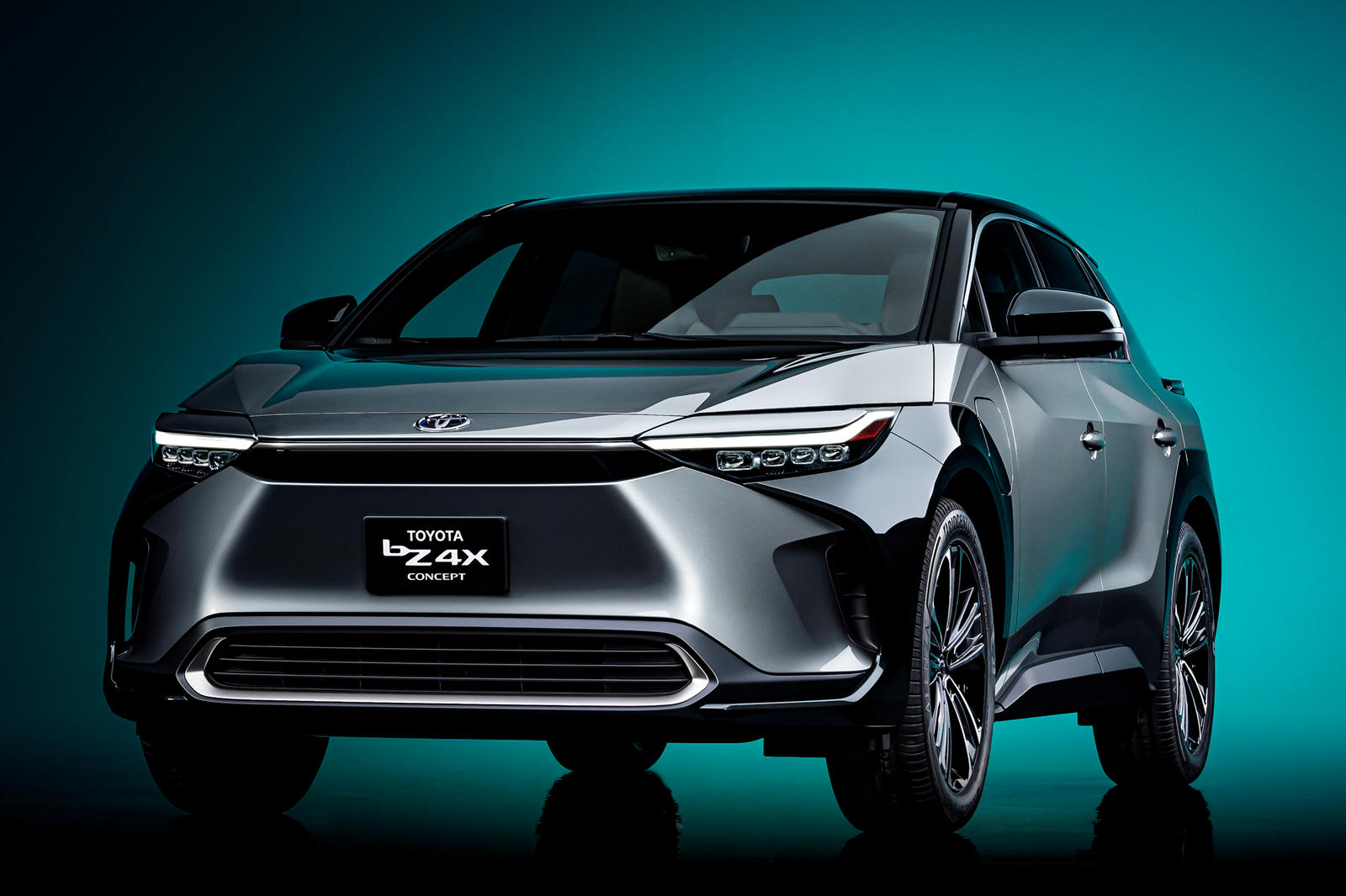 Предполагая, что Toyota действительно преследует полностью электрический седан, ожидается, что он дебютирует только после того, как bZ4X окажется в центре внимания, то есть не раньше 2023 года.