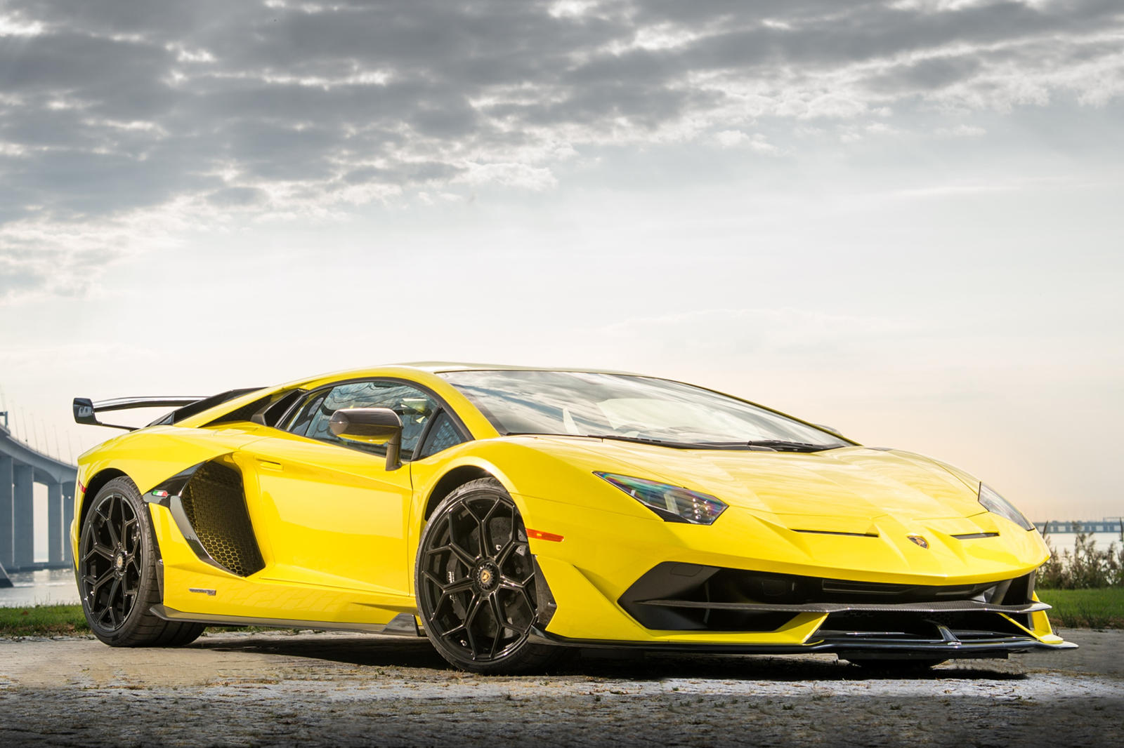 Младший Пих ясно видит возможность роста для Lamborghini за пределами недавно объявленного плана, состоящего из трех частей, согласно которому компания выпустит электромобиль к 2030 году. Его первым серийным гибридом, который должен появиться в 2023 