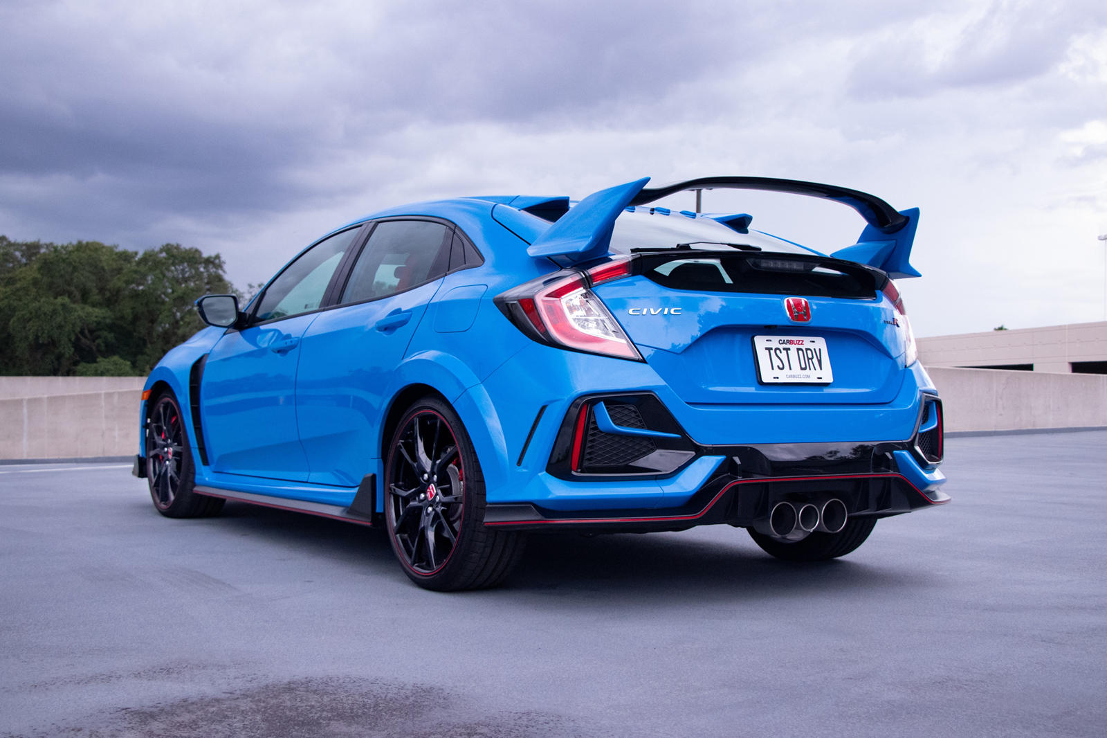 Разрезанный пополам Honda Civic Type R шокирует