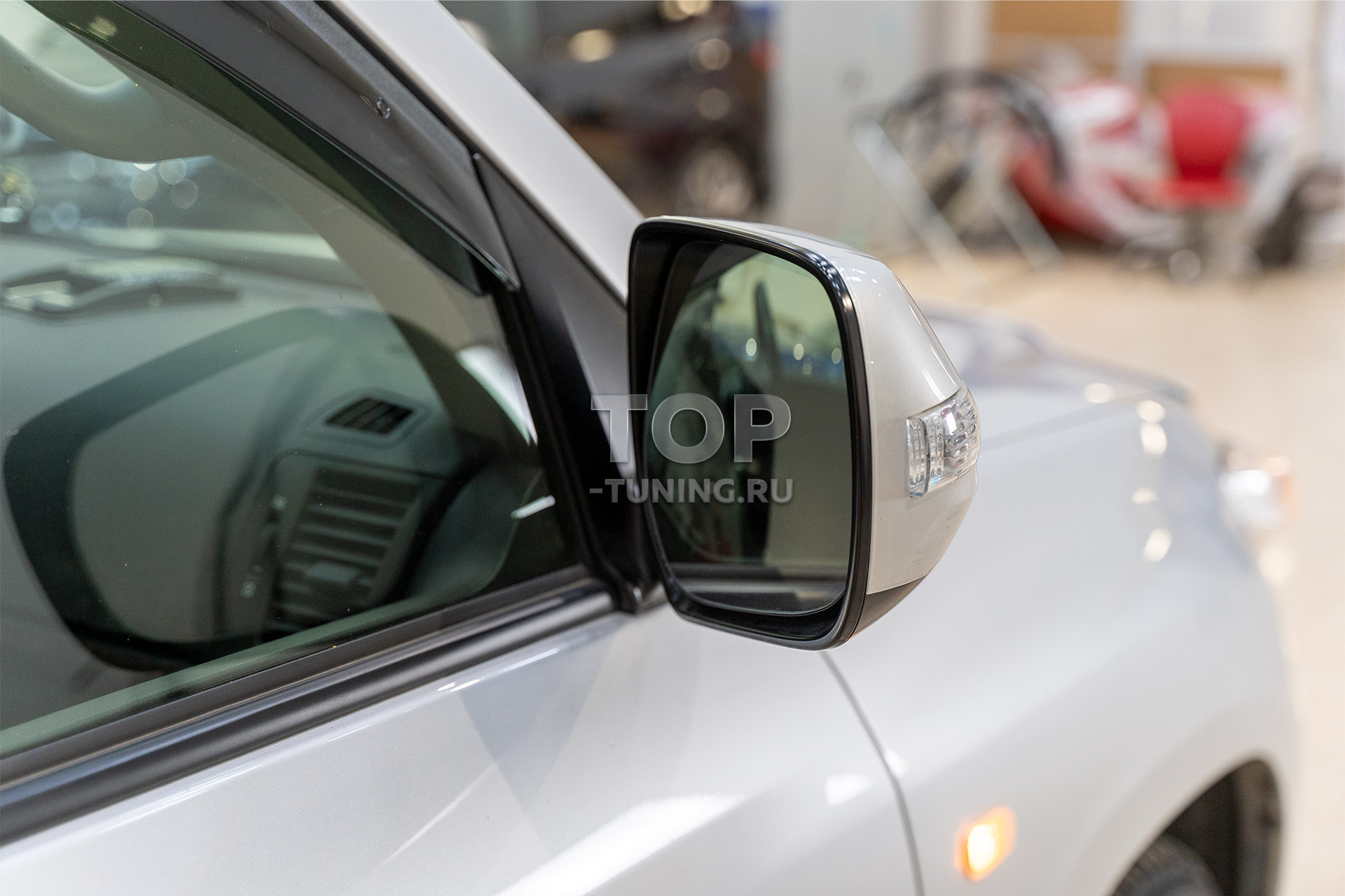 Крышки боковых зеркал с поворотниками для Ленд Крузер 200 (2011-2015)
