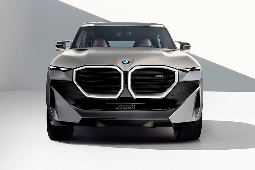 Что это означает для нынешних BMW с большой решеткой радиатора, не совсем ясно, поскольку компания планирует серьезный сдвиг в стратегии и смену платформы к 2025 году. У популярных моделей, таких как 3-я серия и X3, не будет готовых концепций редизай