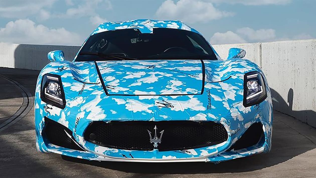 Кабриолет Maserati MC20 представлен на первых официальных изображениях