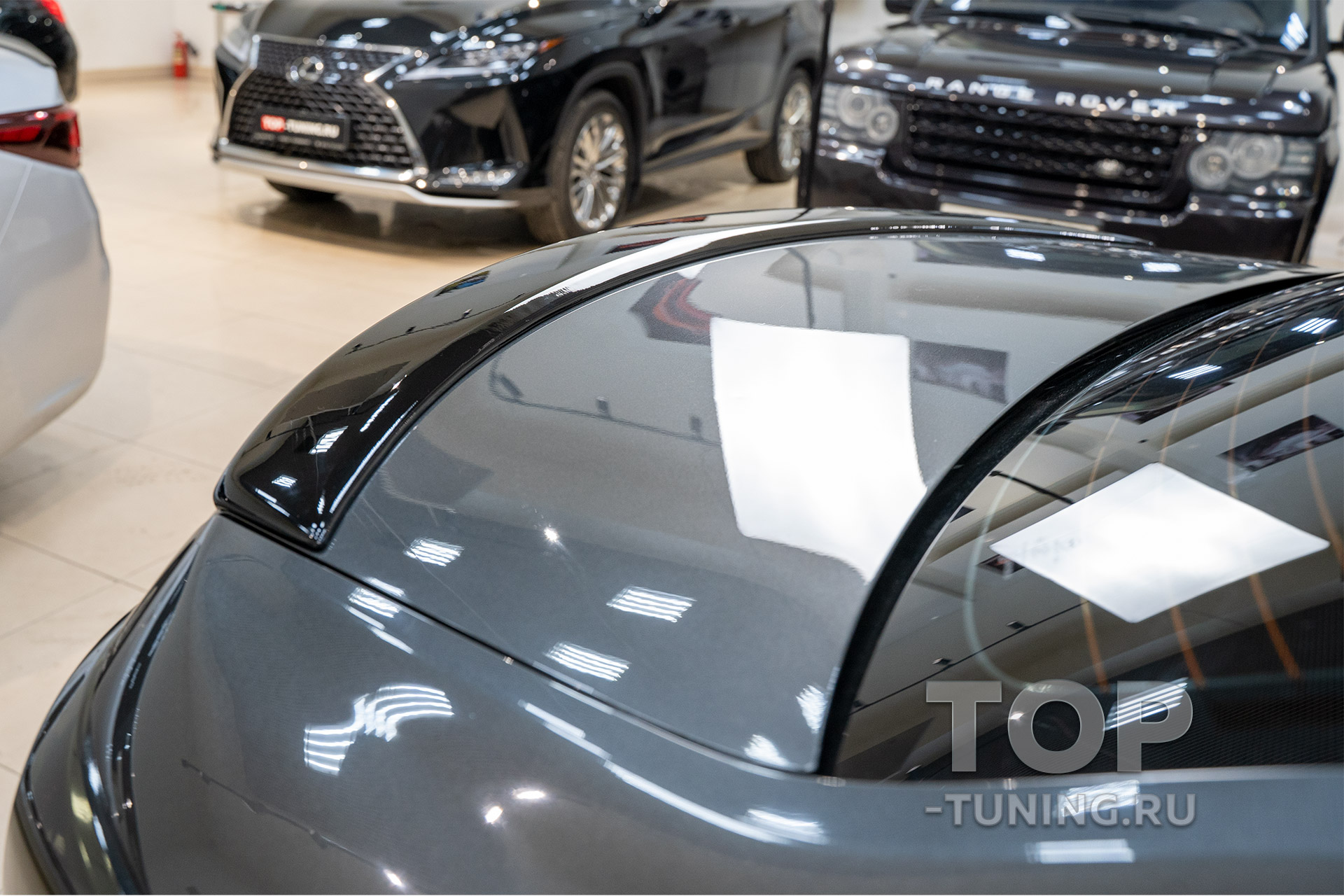Модернизация внешнего вида Mazda 6 GH седан (серого цвета). Установка спойлера в Топ Тюнинг Москва