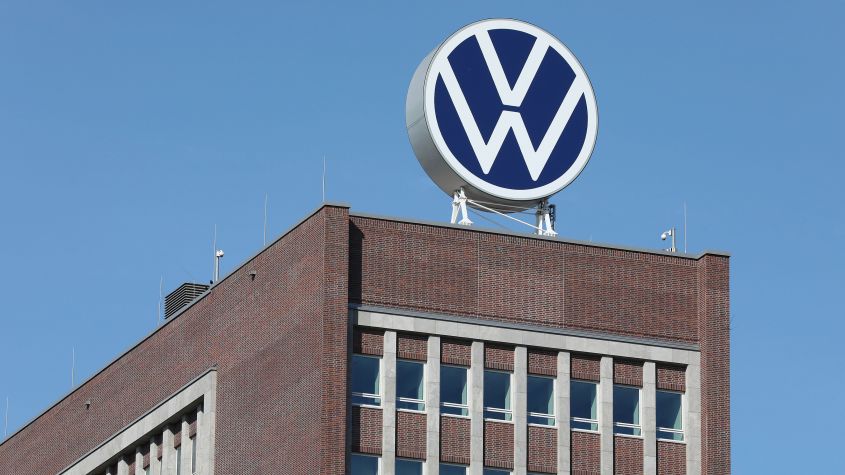 Продажи электромобилей Volkswagen Group удвоились в 2021 году, несмотря на глобальную нехватку чипов