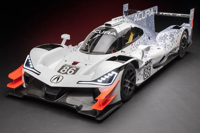 Acura заняла первое и второе места в Дайтоне