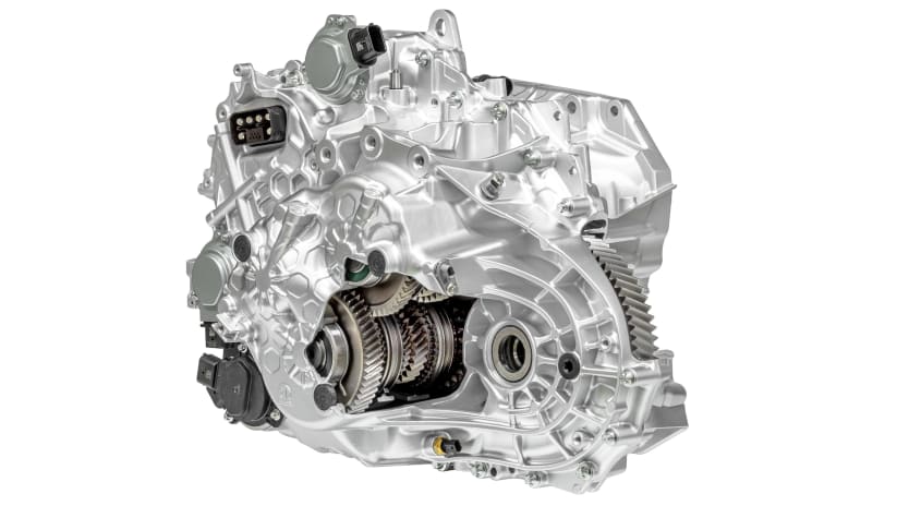 Кроссовер Fiat 500X и хэтчбек Tipo теперь предлагаются с новым 48-вольтовым бензиновым двигателем с мягким гибридом в рамках программы бренда по сокращению выбросов углекислого газа. Цены на первый начинаются с 2,8 млн рублей, в то время как тот же д