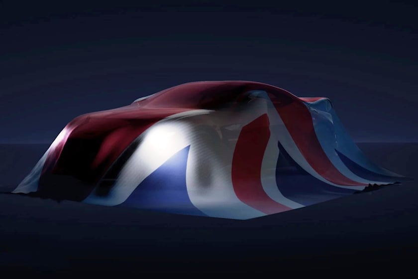 Aston Martin собирается представить новый спортивный автомобиль с двигателем V12