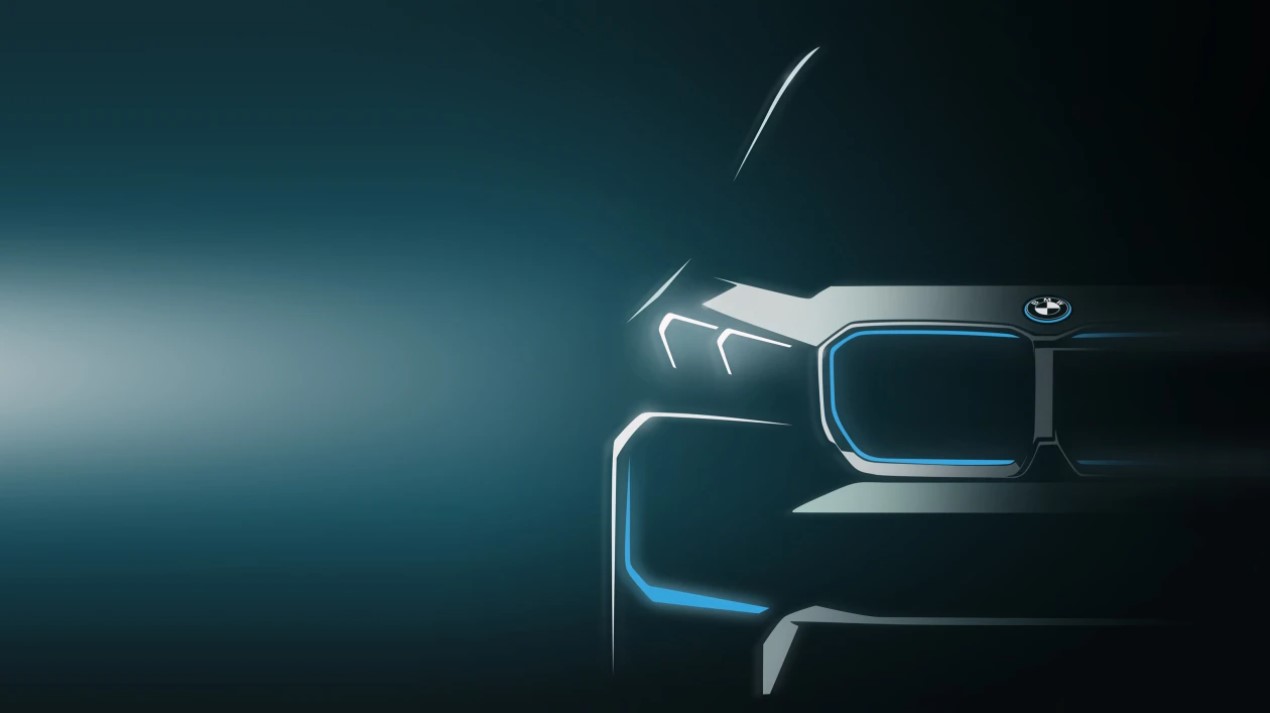 BMW заявила, что полностью электрический iX1 появится в автосалонах в конце 2023 года, и к тому времени у него будет много конкурентов, начиная от грядущего электрического внедорожника Alfa Romeo, Cupra Tavascan, Kia EV4 и заканчивая существующими Vo