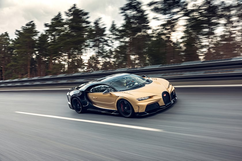 Поставки Bugatti Chiron Super Sport начинаются с безумной сборки на заказ