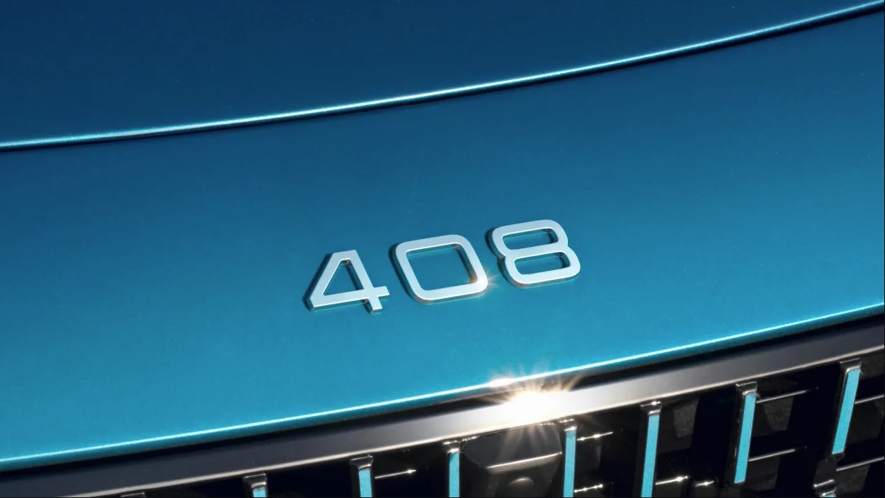 Новый Peugeot 408 Fastback дразнит загадочной публикацией в соцсетях