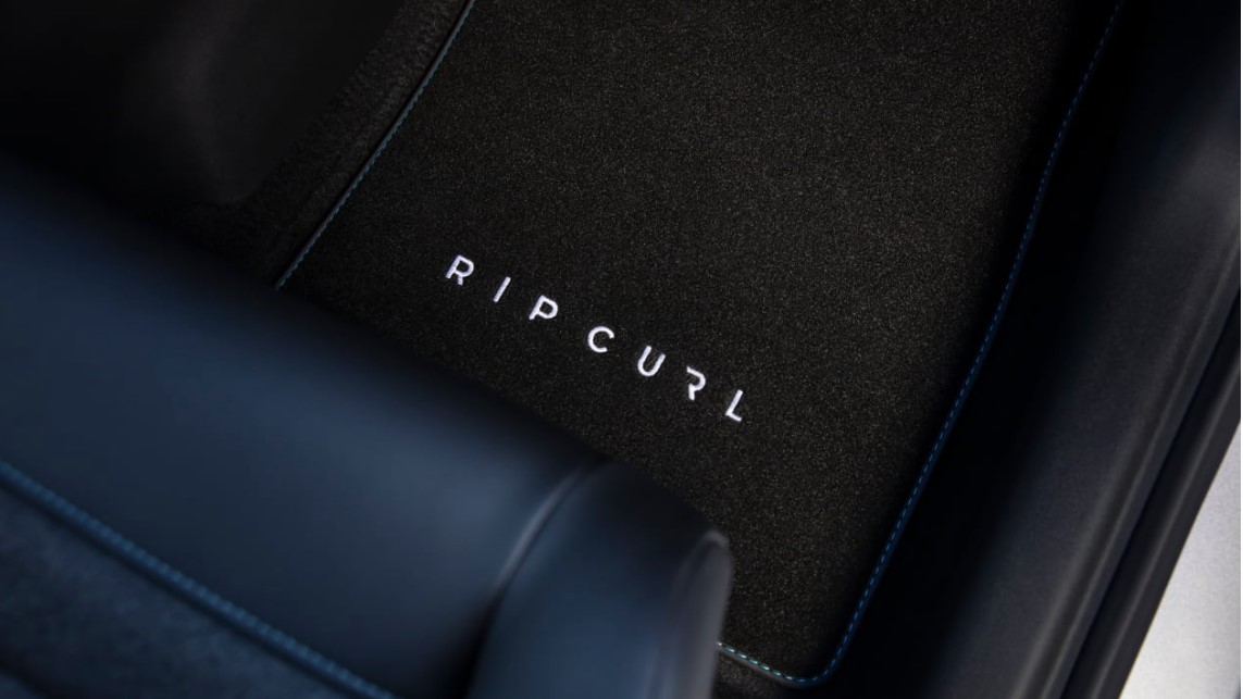 Компания Citroen анонсировала новый уровень отделки салона Rip Curl для внедорожника C3 Aircross, предназначенный для серферов.