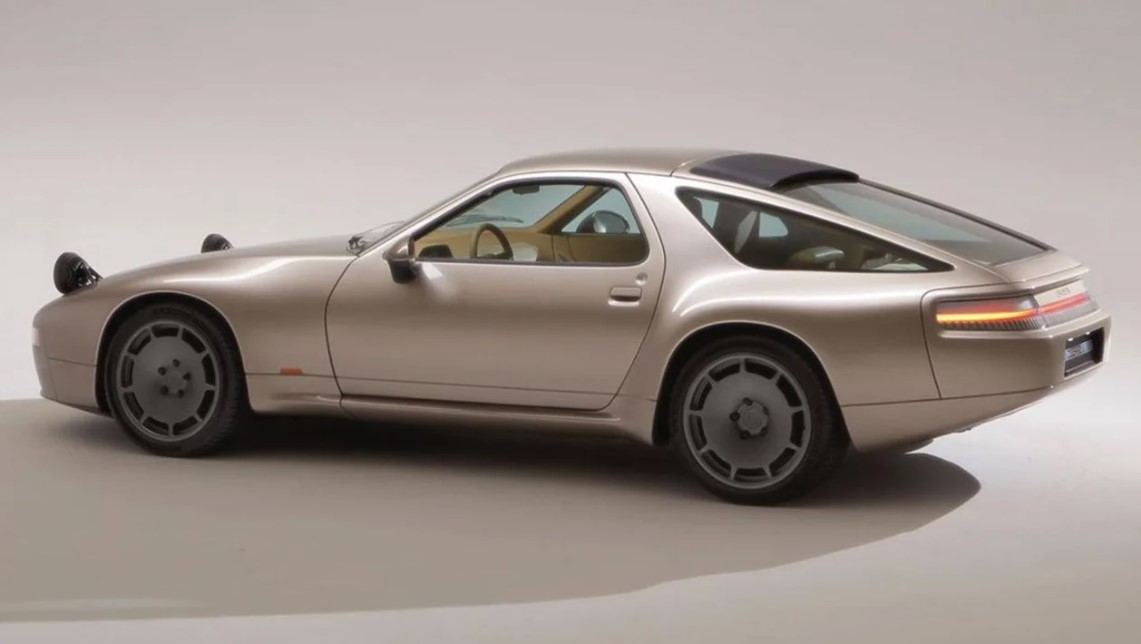 Компания Nardone Automotive с помощью Borromeo & De Silva (команда дизайнеров, создавшая рестомод Automobili Amos Lancia Delta Integrale) решила, что пришло время переродить 928 с современными элементами внутри и снаружи.