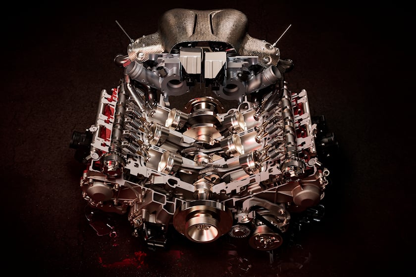  3,0-литровый двигатель V6 с двойным турбонаддувом имеет V-образную форму с углом развала цилиндров 120 градусов и равноудаленными точками зажигания.