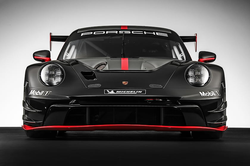 Porsche представила новый гоночный автомобиль Porsche 911 GT3 R мощность 557 л.с.