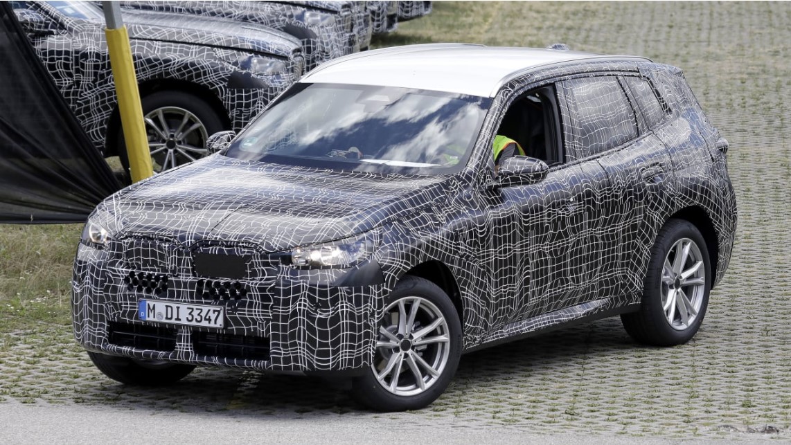 Это прибытие — неловкое время для BMW, поскольку X3 пропустит введение платформы «Neue Klasse», запуск которой запланирован на 2025 год.