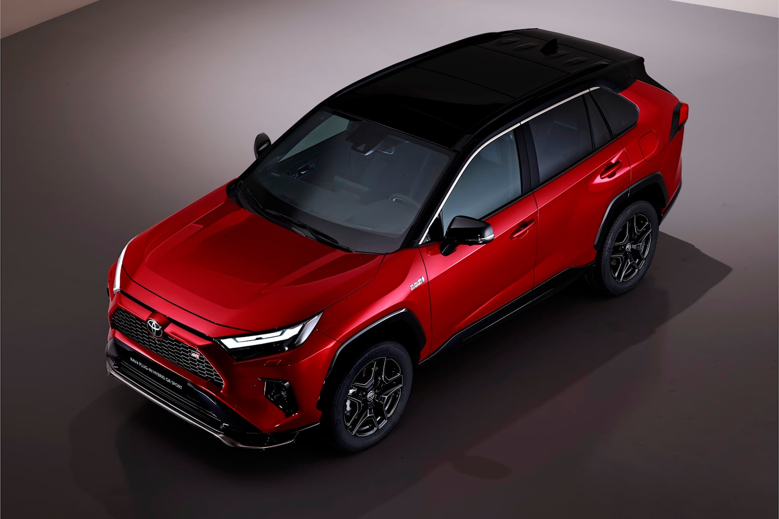 Toyota RAV4 выглядит злее с обновлениями GR Sport