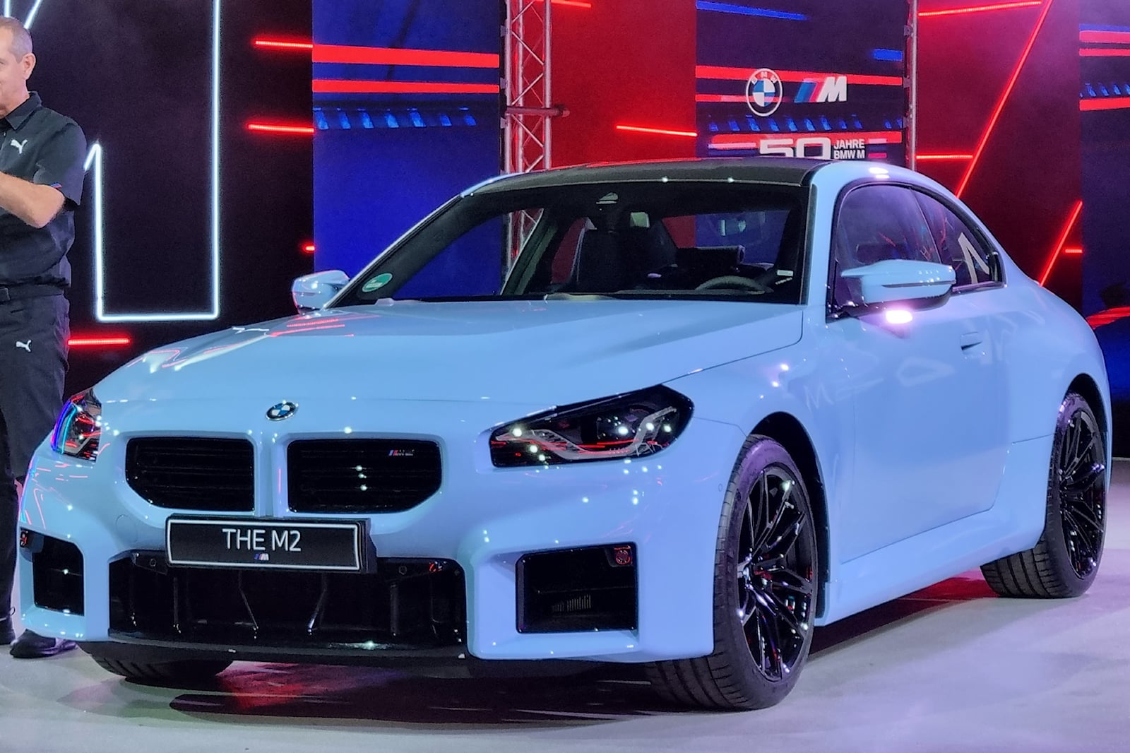 2023 BMW M2 получит опциональные колеса с центральным замком