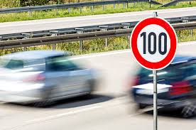 Ограничение скорости в 30 км в ч мало влияет на безопасность дорожного движения