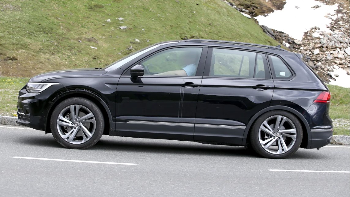 Среднеразмерный внедорожник Volkswagen Tiguan по-прежнему будет работать на бензине и дизеле.