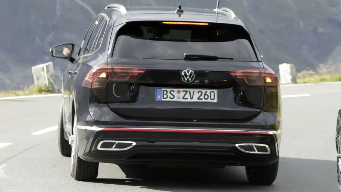 Volkswagen не будет слишком сильно менять дизайн новой модели, а с надвигающимся запретом на автомобили с двигателем внутреннего сгорания в 2030 году, а также акцентом VW на своих полностью электрических моделях ID, это может стать последней итерацие