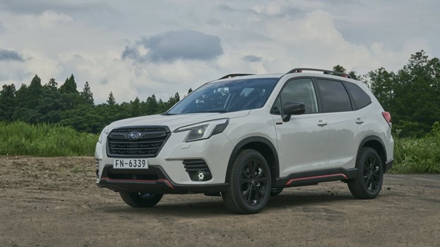 Subaru переработал внедорожник Forester, добавив функции безопасности, внутренние технологии и некоторые механические настройки, которые, по словам компании, улучшили плавность хода и управляемость автомобиля.