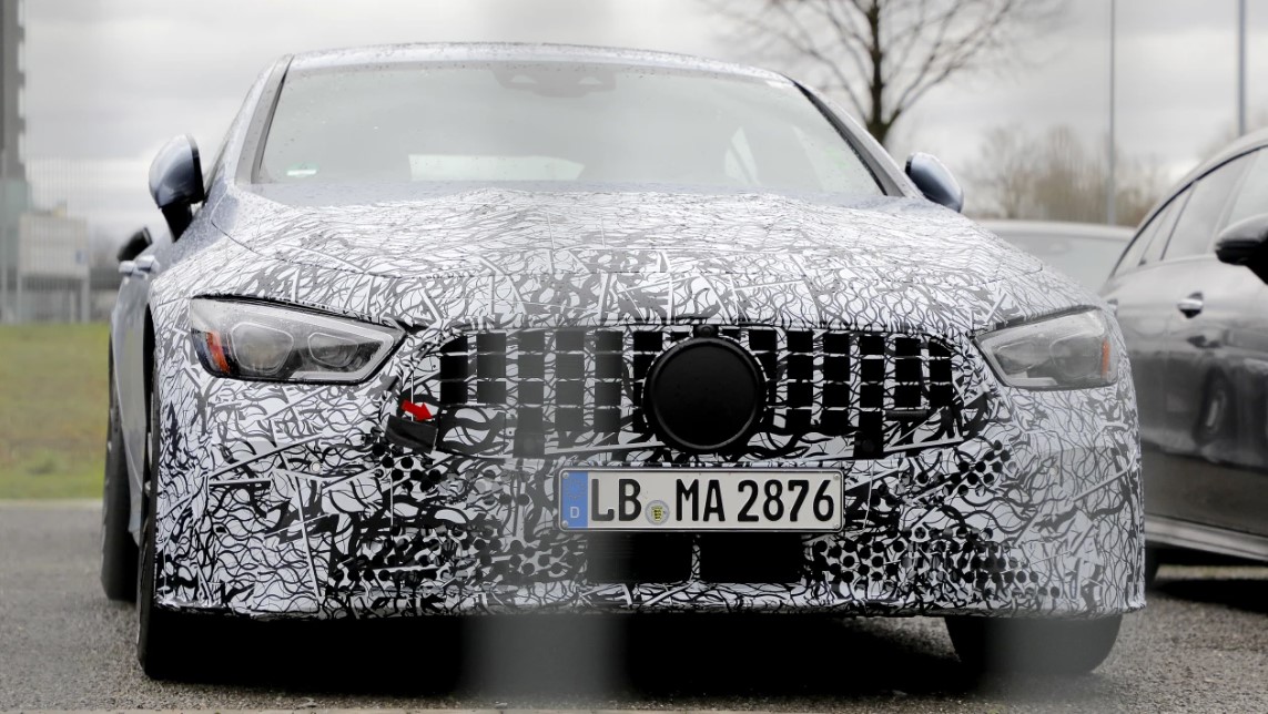 Новый 4-дверный Mercedes-AMG GT 2023 года впервые замечен на тестах