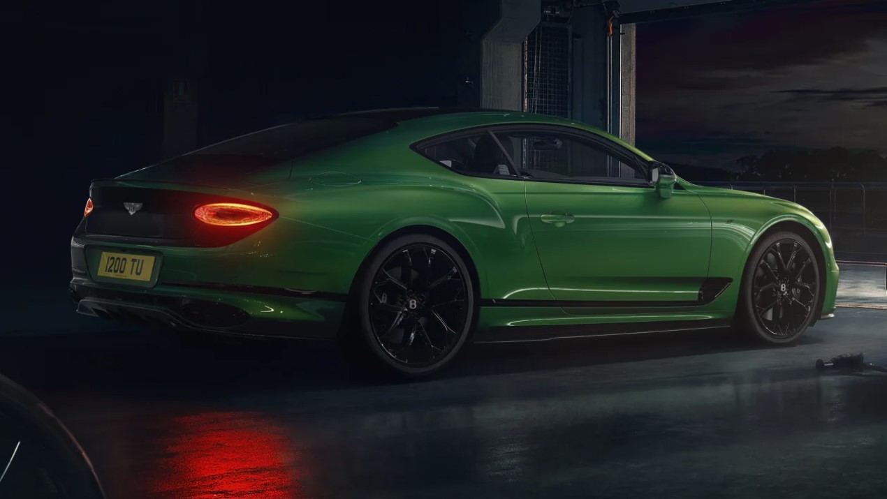 Проект был инициирован командой Bentley по персонализации в Mulliner и ее филиалом Bentley в Сиднее. Оба автомобиля имеют измененный дизайн внутри и снаружи, и у них есть ряд общих характеристик с гоночным автомобилем-победителем.