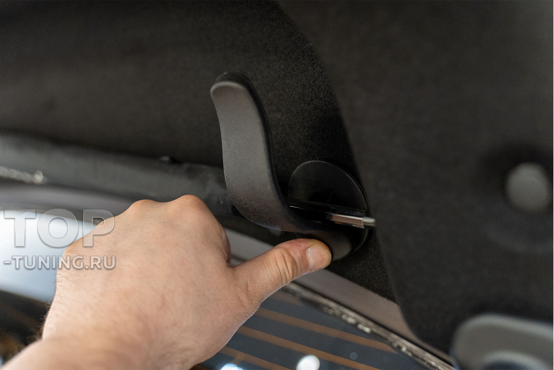 Установка держателя для зонта в багажник Kia Optima IV поколения
