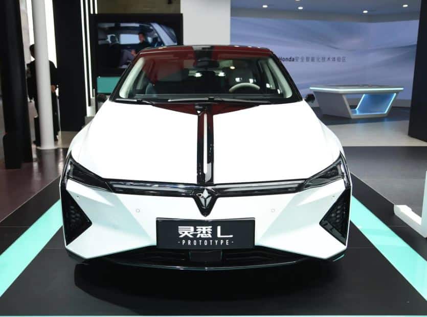 Ранее компания Dongfeng-Honda объявила о своих планах по увеличению доли электрифицированных моделей до более чем 50% к 2025 году. После 2027 года компания больше не будет выпускать новые автомобили с бензиновым двигателем.