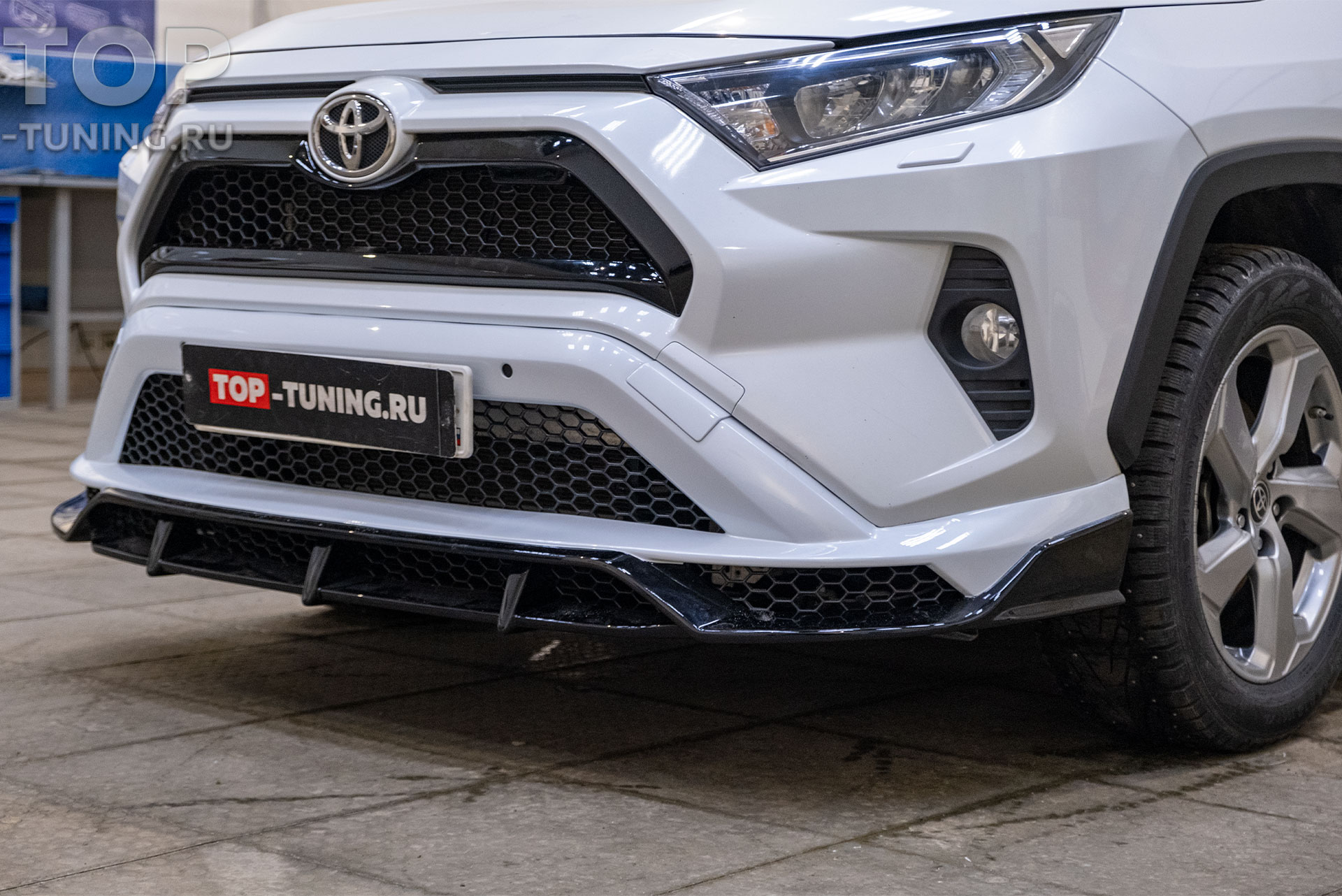 Стильная модернизация заводской внешности Toyota RAV 4 на заказ