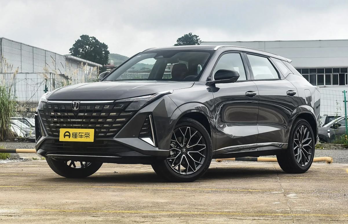 Внедорожник Changan UNI-Z с бензиновым двигателем поступит в продажу в Китае 10 августа