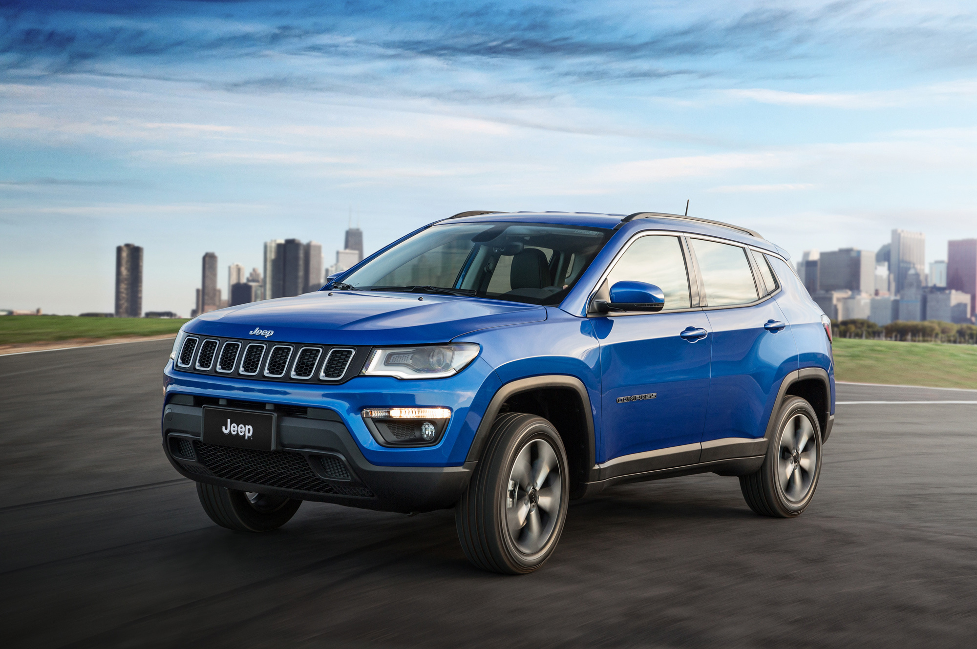 Тизер нового внедорожника Jeep Compass показан в преддверии презентации