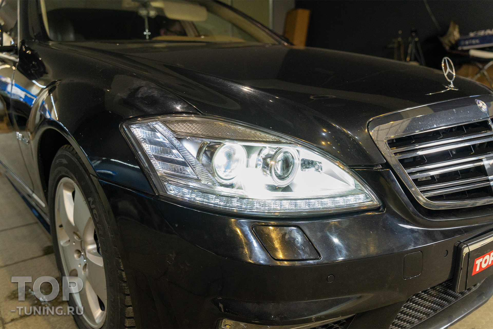 Замена ксенона на Bi LED – тюнинг оптики Mercedes Benz W221