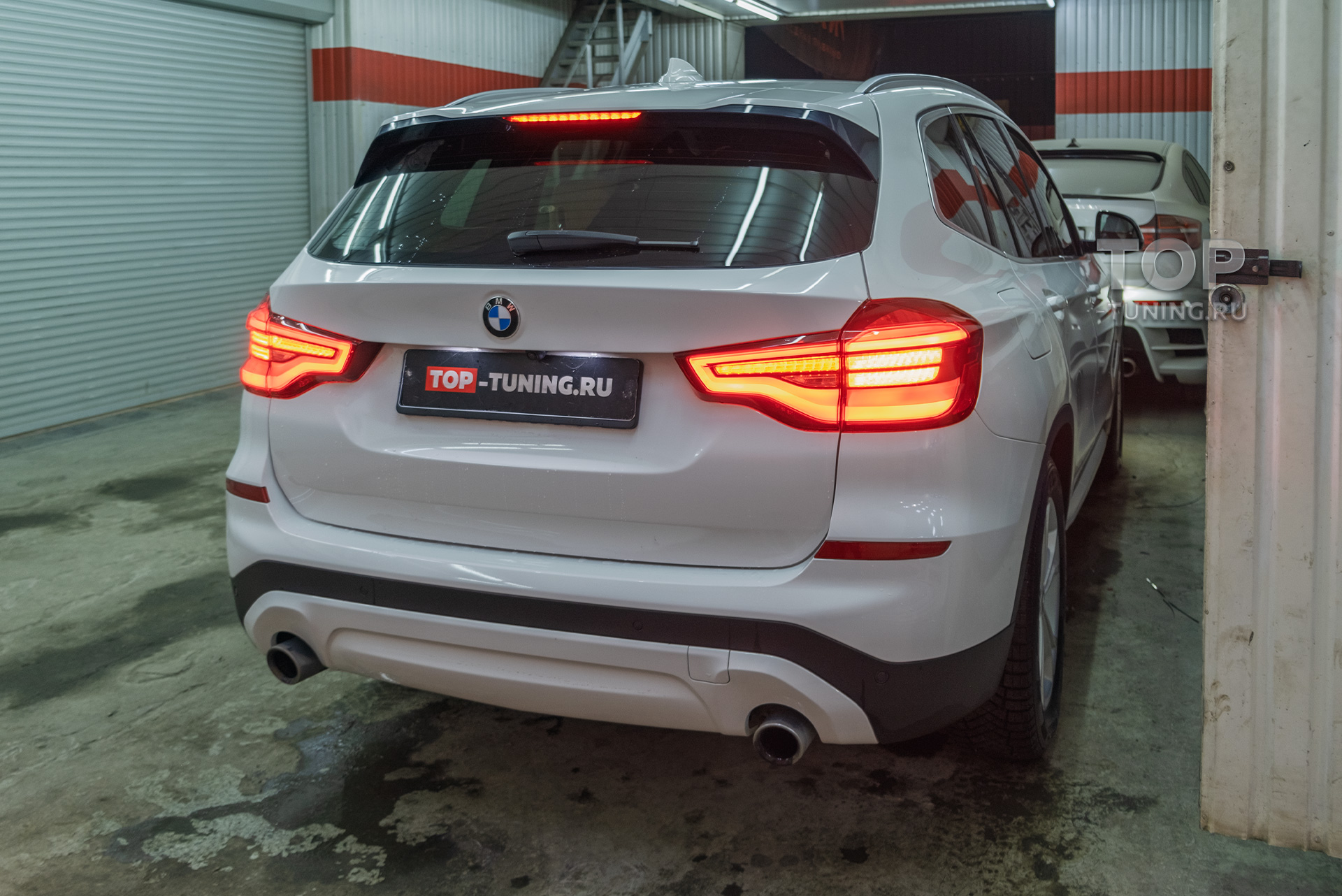 108909 Переделка фонарей американского BMW X3 III под европейские желтые поворотники